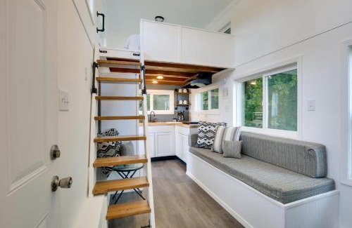 Defiance Apartment | The Chardonnay Chalet Defiance Studio Trail!