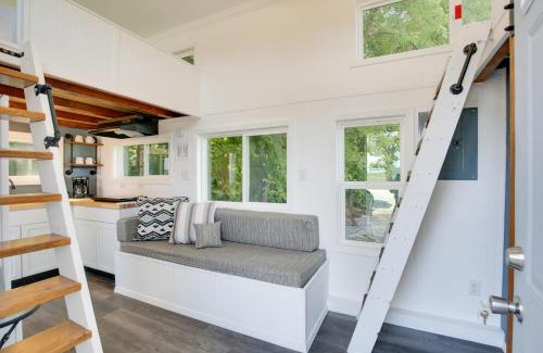 Defiance Apartment | The Chardonnay Chalet Defiance Studio Trail!