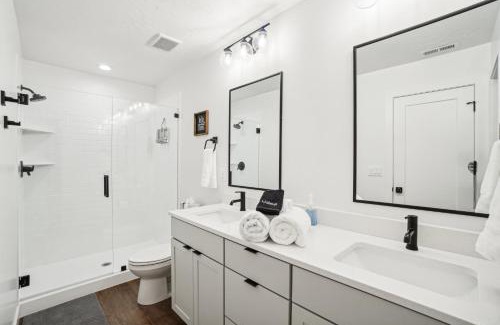 Mountain Green Apartment | The Charleston by Crafty Casitas, near Snowbasin, 2 Kings and a Queen