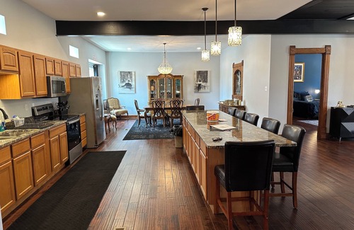 Carrollton Apartment | The Charleston Suite - A 2700 sq ft private upstairs suite, sleeps 8-10 people.