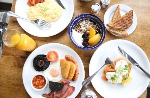 Ludwel Bed & Breakfast | The Charlton Arms