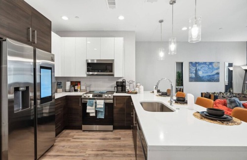 Fort Worth House | The Charm :2BD In the Heart of Magnolia & Stylish!