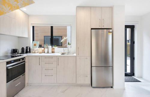 Lower Hutt House | The Charming Getaway 1BR Home