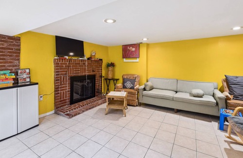 Hyattsville House | The charming villa is at 5miles away to Washington DC sight see