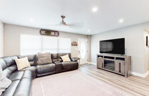 Bayshore Gardens House | The Charter House
