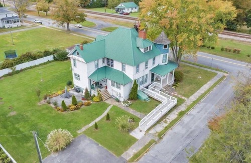 Alderson Apartment | The Chessie, Relaxing 4-bedroom Bed & Breakfast in Historic Alderson, WV, with AC, WiFi