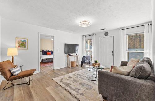 Senoia House | The Chestle House - Updated Ranch with 3 King Beds