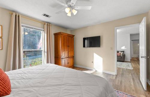 Senoia House | The Chestle House - Updated Ranch with 3 King Beds