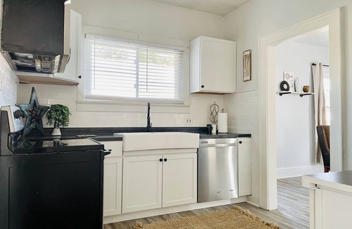 Evansville House | The Chic Shack | Centrally Located 2BR/1BA Home