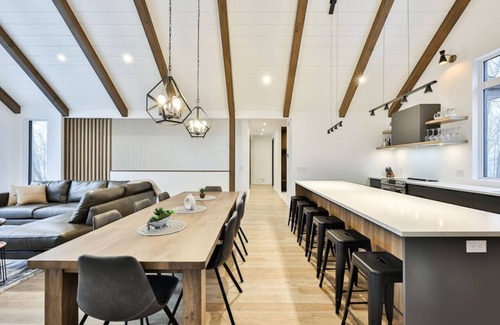 Saint-Faustin-Lac-Carre Ski Chalet | The Chic Shack - Golf, Ski, SPA