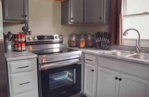 Kingsport Apartment | The Chocolate Suite at Suite Retreats