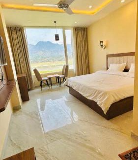 Bilaspur Hotel | The Chroma Hotel & Restaurant