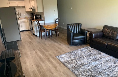 South Addition Apartment | The Chugach at 1400K