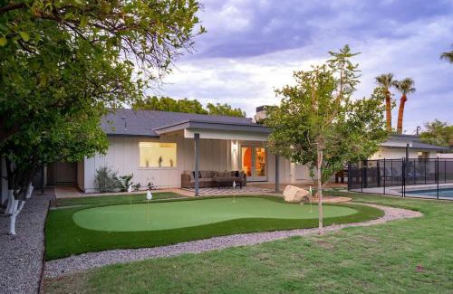 Tonka Vista House | The Claremont - Chic Luxe Putting Green & Pool