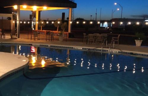 Alamogordo Hotel | The Classic Desert Aire Hotel