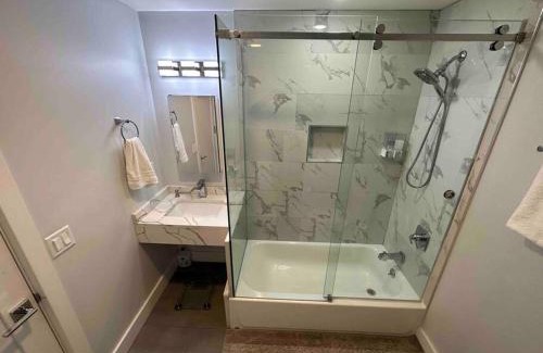 Paterson Apartment | The Classic Suite: 2BR close to NYC