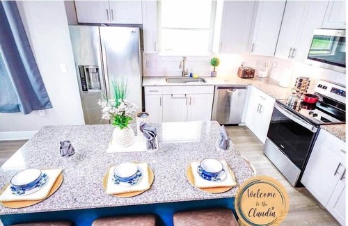 Addicks Apartment | the Claudia II Summar