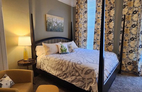 Clinton House | The Clinton Inn