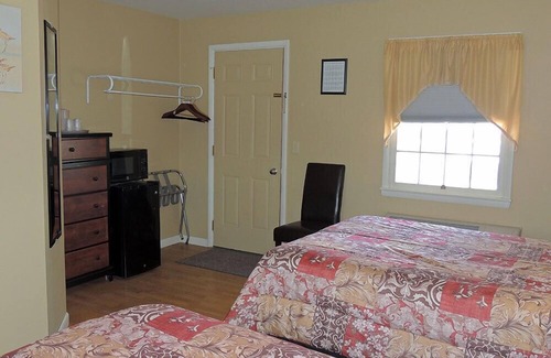 Frontenac Hotel | The Clipper Inn