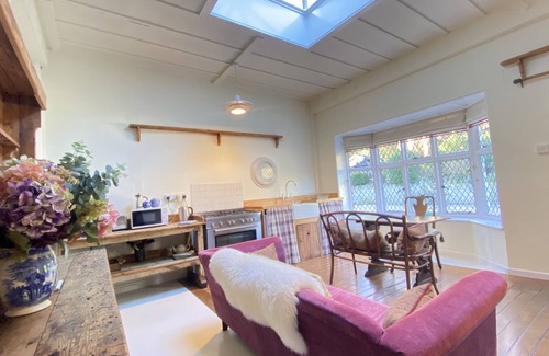 Ventnor Apartment | The Clock House - a 1 bedroom cottage that sleeps two guests in 1 bedroom