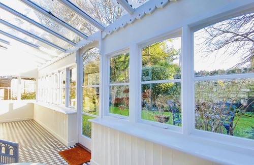 Ventnor Apartment | The Clock House - a 1 bedroom cottage that sleeps two guests in 1 bedroom