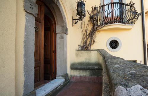 Gallodoro House | The Clock Houses Borgo Gallodoro