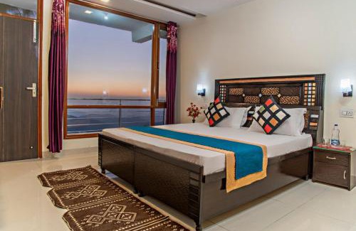 Dharampur Apartment | The Cloudberry Kasauli I Guaranteed Best Price I Serviced Villa I Open Air Rooftop I Couple Friendly I Pvt Balcony I Kasauli By ExoticStays