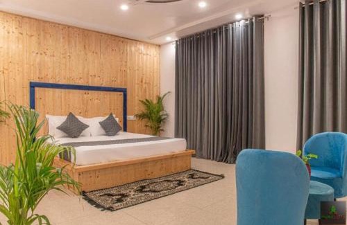 Dharampur Apartment | The Cloudberry Kasauli I Guaranteed Best Price I Serviced Villa I Open Air Rooftop I Couple Friendly I Pvt Balcony I Kasauli By ExoticStays