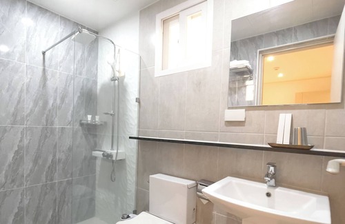 Angeles City Hotel | The Clover Hotel Angeles City