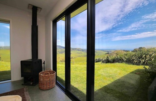 Raglan House | The Coastal Retreat