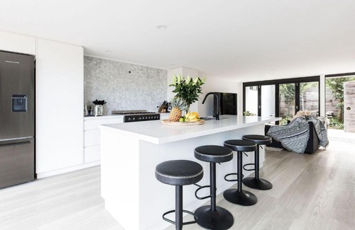 Sunshine Beach Villa | The Coconut Palm One is a designer Villa