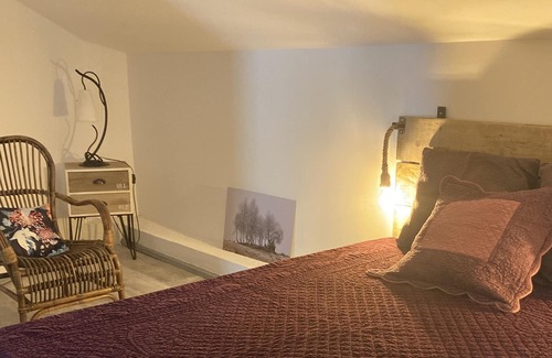 Castelnau-Valence Apartment | The Coin des Amandiers