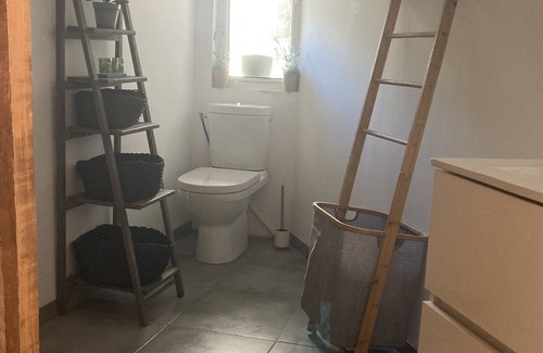 Castelnau-Valence Apartment | The Coin des Amandiers