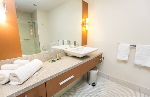 Morningside Hotel | The Colmslie Hotel