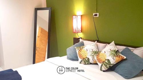 Nakhon Si Thammarat Hotel | The Color Express Hotel