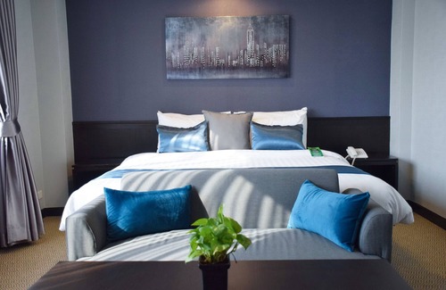 Mueang Samut Prakan District Hotel | The Color Living Hotel