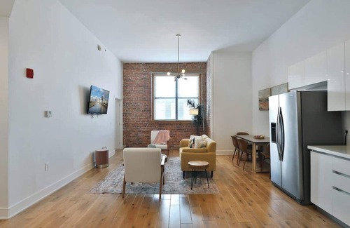 Downtown Columbus Apartment | The Columbus Downtown Suite