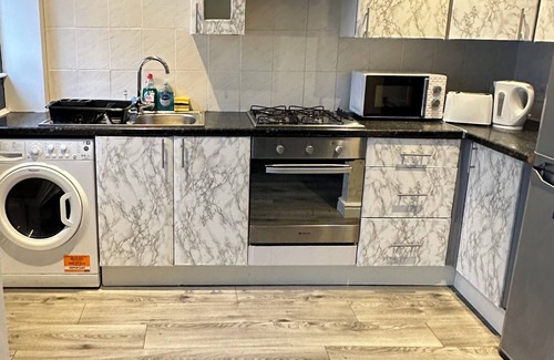 Birmingham House | The comfort house - cosy 3 bedroom house sleeps 6 in birmingham