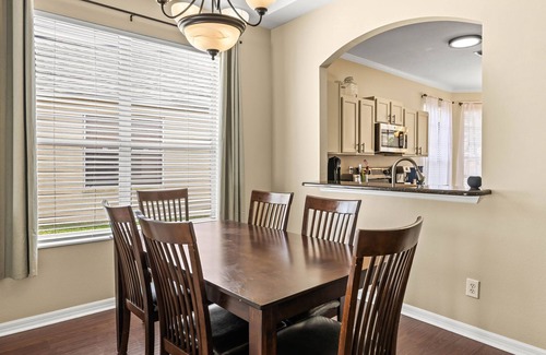 Riverview House | The Comfort House | Step-Free 3BR w/Fenced Yard