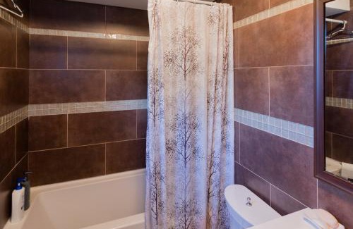 Pickering House | The Comfort Stay at City of Pickering