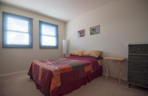 Pickering House | The Comfort Stay at City of Pickering