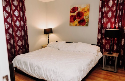 Northeast Edmonton House | The Comfy House (4 bedrooms)