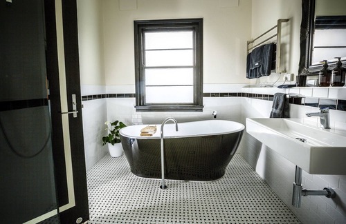 Tenterfield Hotel | The Commercial Boutique Hotel