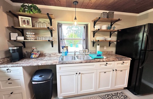 Stephenville House | The Compass North with Full Kitchen Near TSU