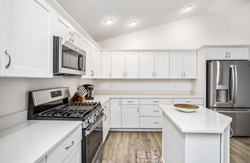 Sumter County House | The Compton Comfort Retreat (Waters Edge)