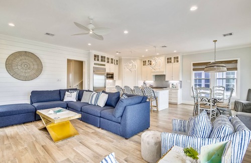 Beachside Village House | The Conch Castle | Hot Tub, Beach + Gulf Views!