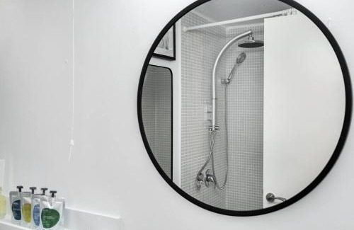 Ra'ananna Apartment | the container house