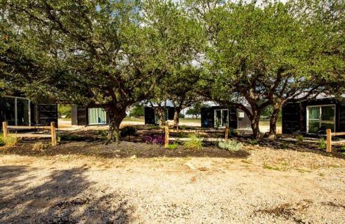 Johnson City House | The Container Retreat @290 Wine Trail #3 Hill Country bliss