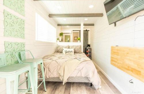 Johnson City House | The Container Retreat @ 290 Wine Trail #9 Get away today!
