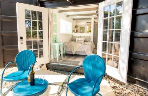 Johnson City House | The Container Retreat @ 290 Wine Trail #10 Welcome friends!